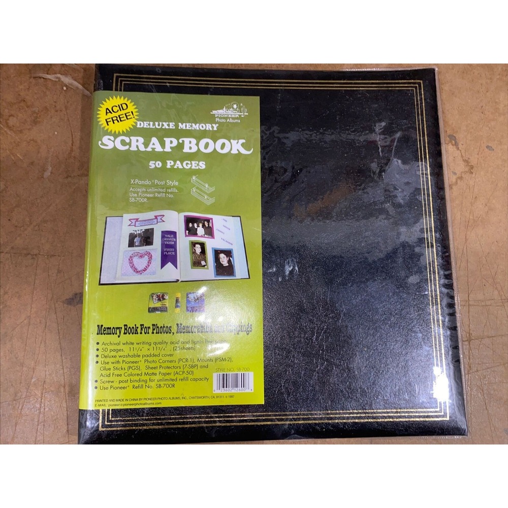 Pioneer Deluxe Memory Black Scrapbook Album 25 Sheets Style SB-700